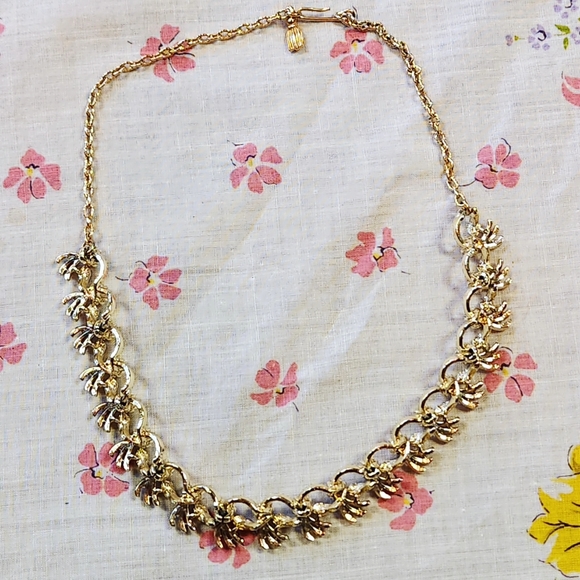 🌺Vintage 1960s Goldtone Choker Necklace🌷 - Picture 2 of 6